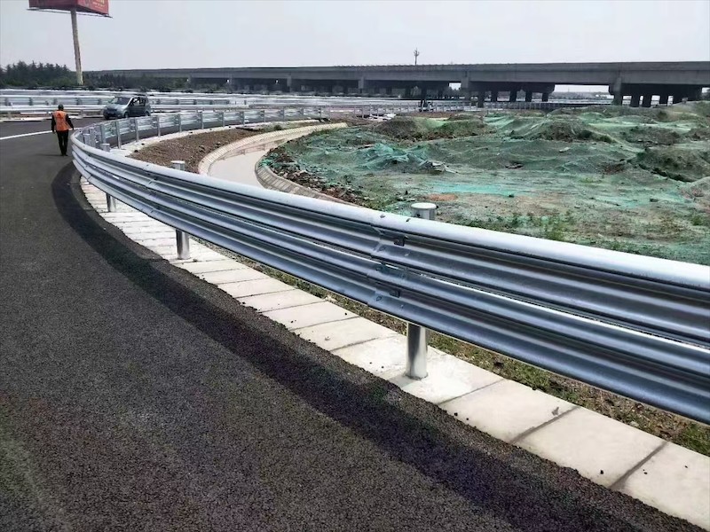 桥梁护栏应用示意