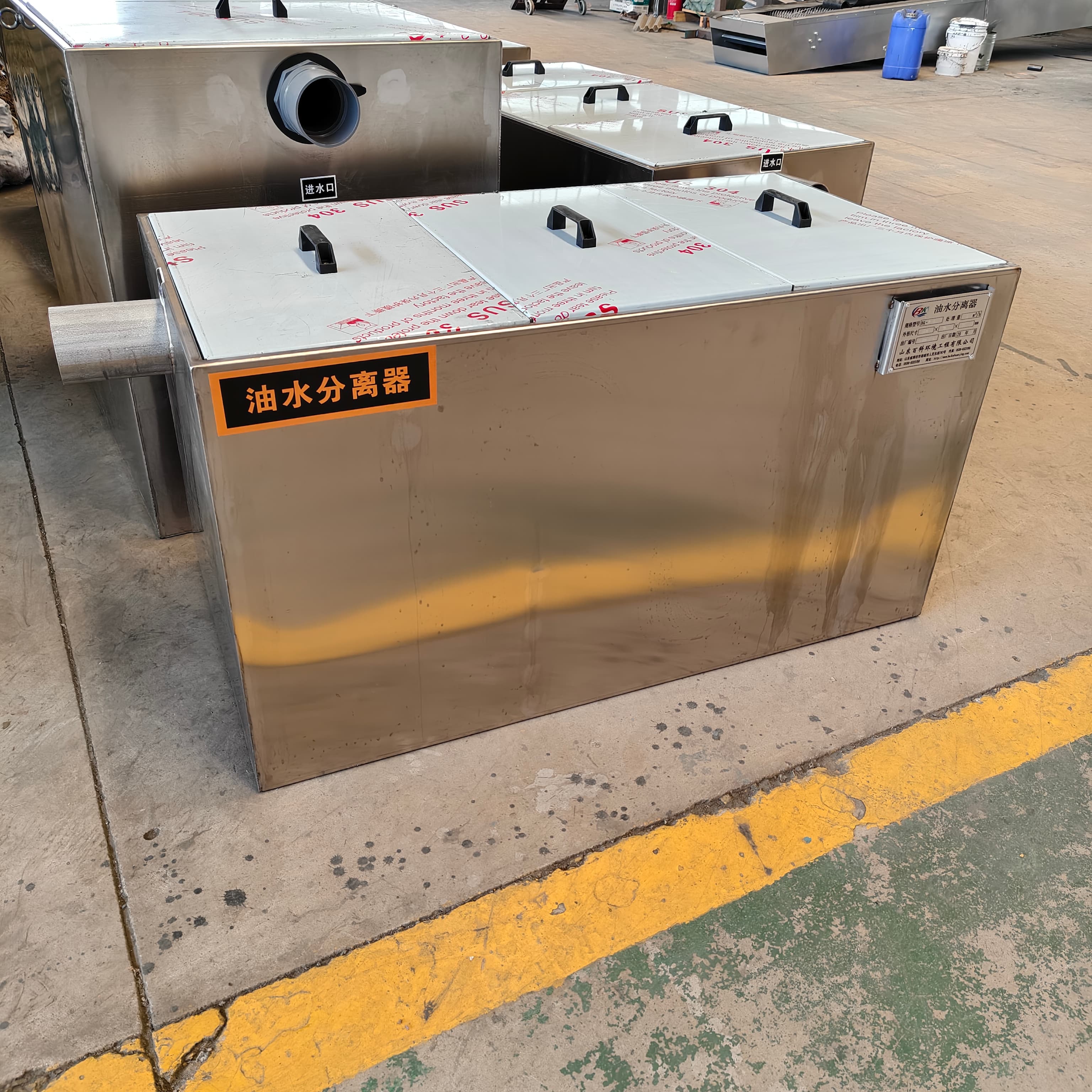 不锈钢油水分离器工作示意