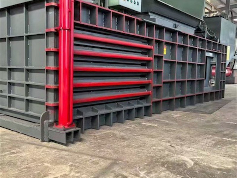 卧式液压打包机工作场景