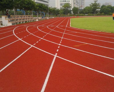 体育场塑胶跑道施工示例