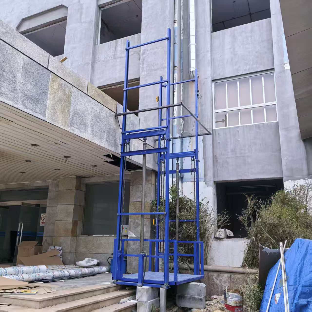 液压升降货梯细节展示