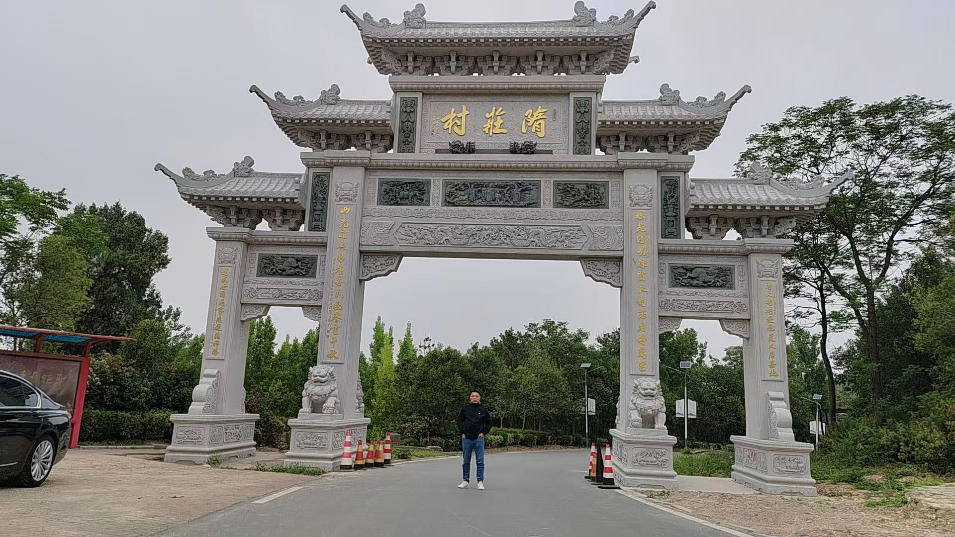 巴彦淖尔市定制石牌坊