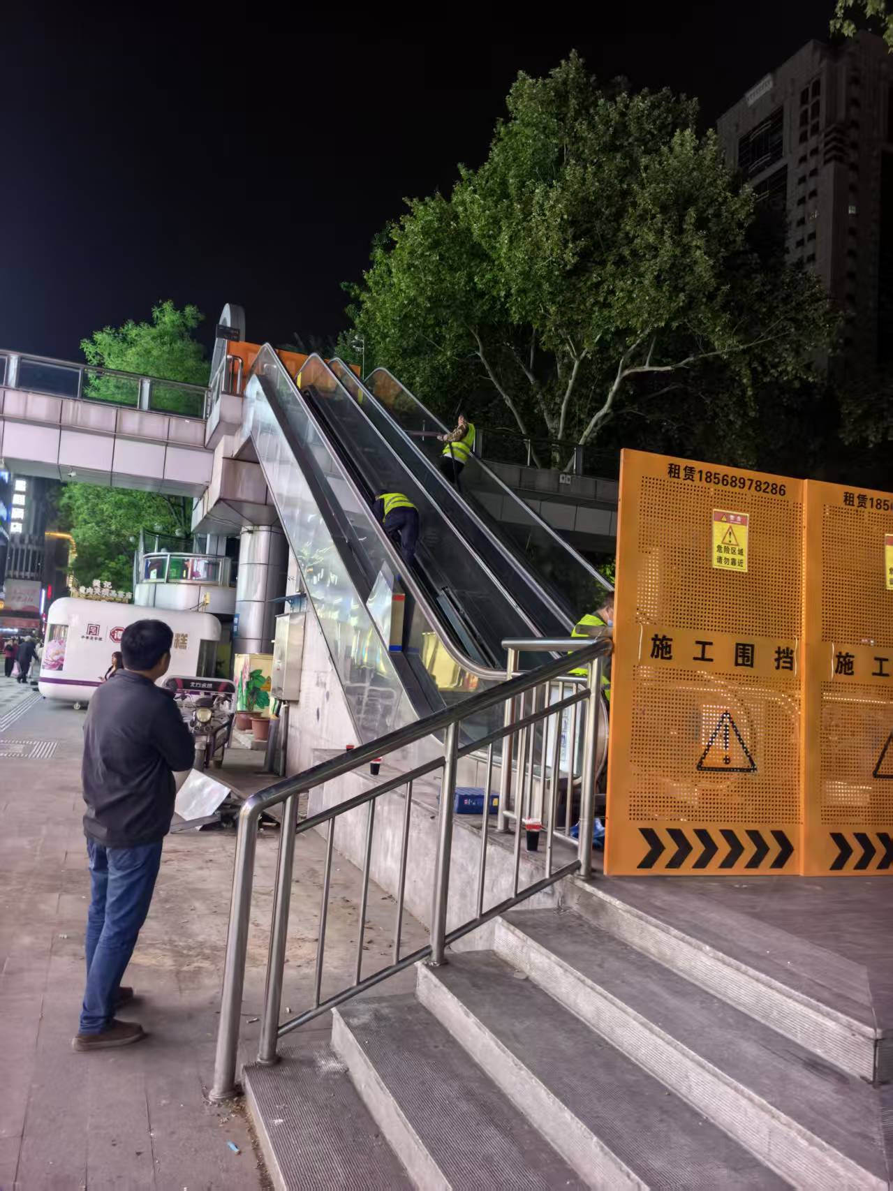 电梯回收作业现场