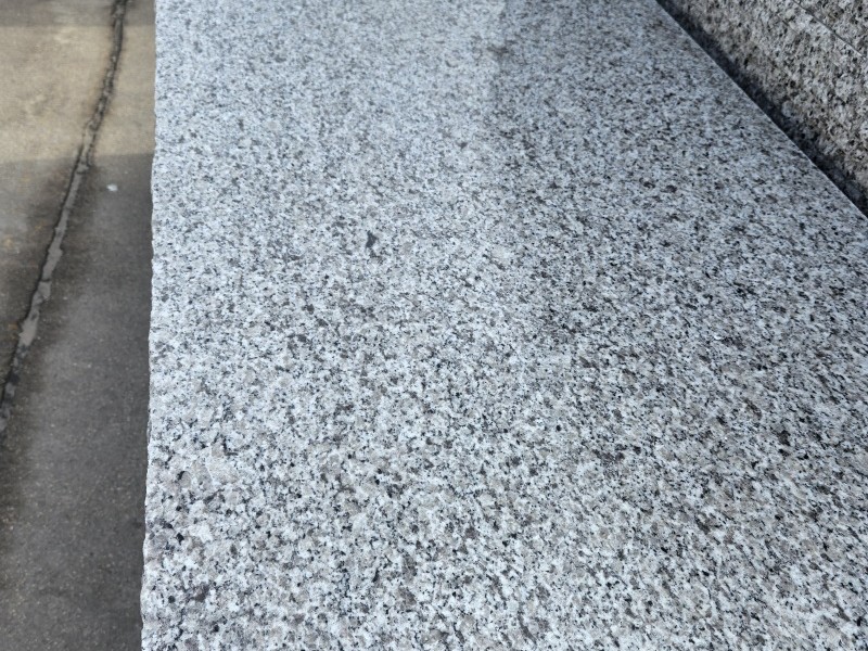 芝麻灰火烧板工程应用展示